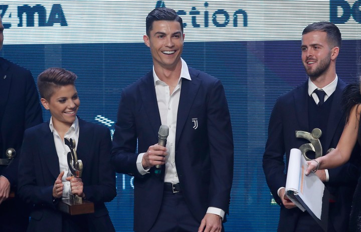 Cristiano Ronaldo nezarába len na trávnikoch. Slušný balík má aj z Instagramu